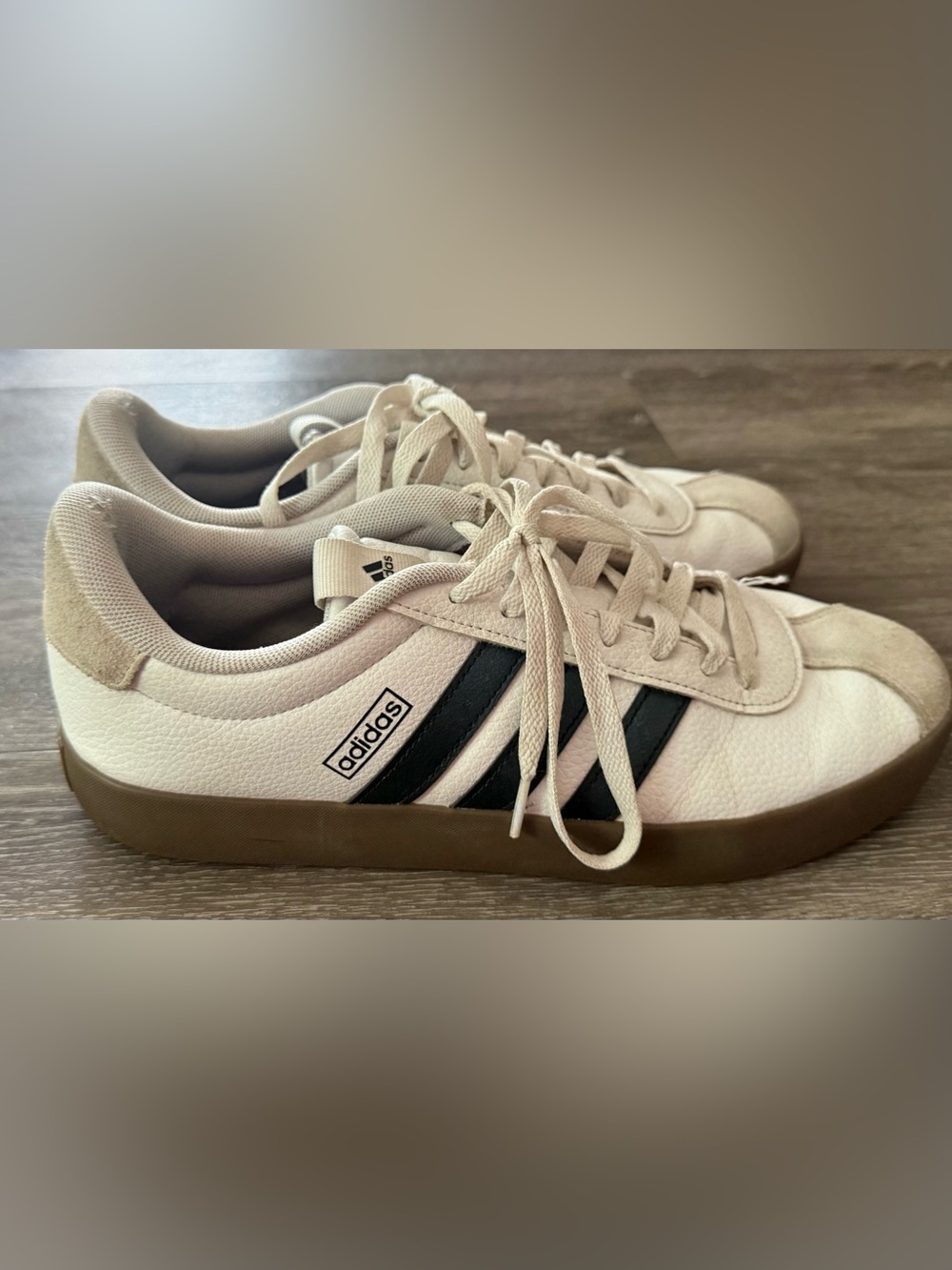Mens ADIDAS sneakers sz 10.5